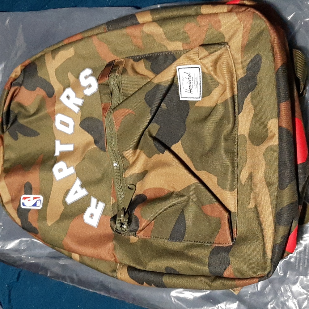 Toronto raptors herscel camo backpack